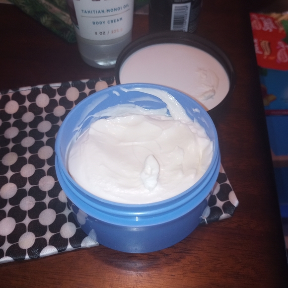 Bath & Body Works Bundle - Picture 2 of 3